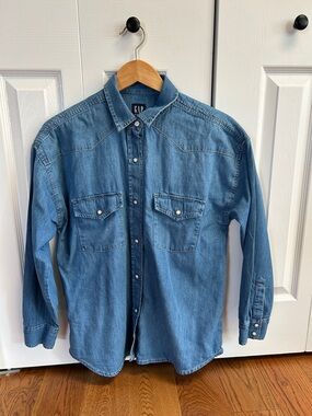 Gap Women’s Denim Snap Shirt